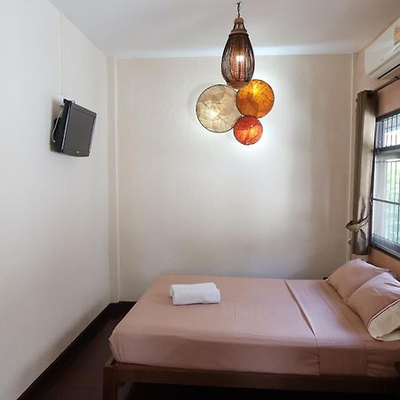 Banjai Garden Guesthouse Chiang Mai Ngoại thất bức ảnh